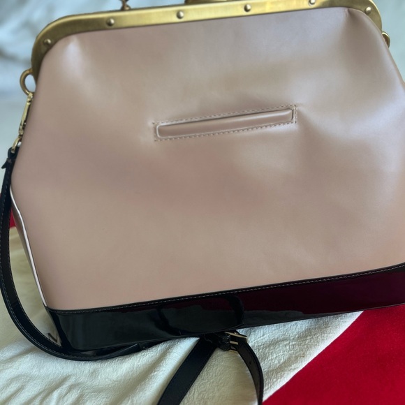 Mario Hernández Satchel Expression Butterflies